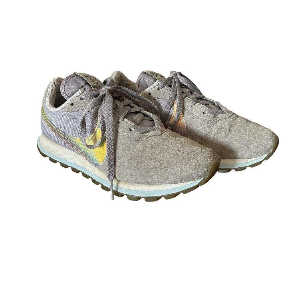 Nike Women's Size 7 Gray and Yellow Sneakers